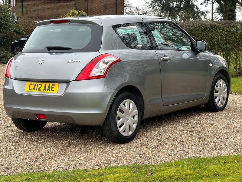 SUZUKI SWIFT