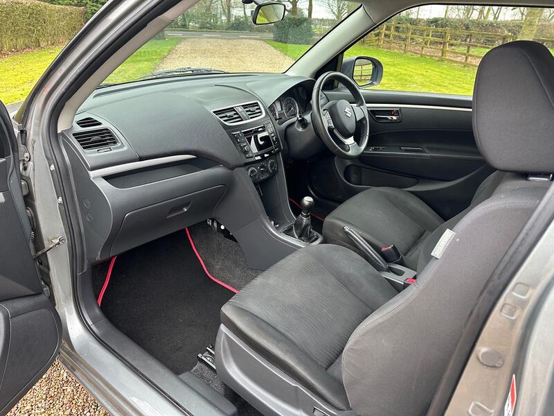SUZUKI SWIFT