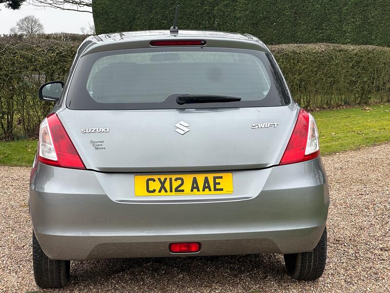 SUZUKI SWIFT