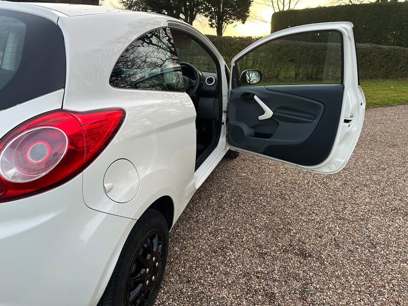 FORD KA