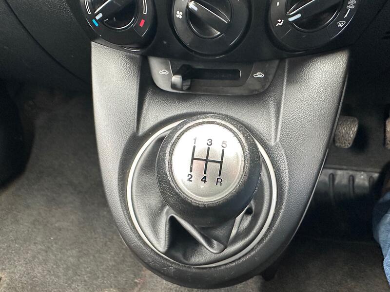 MAZDA MAZDA2