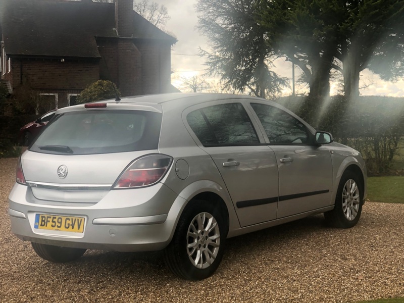 VAUXHALL ASTRA