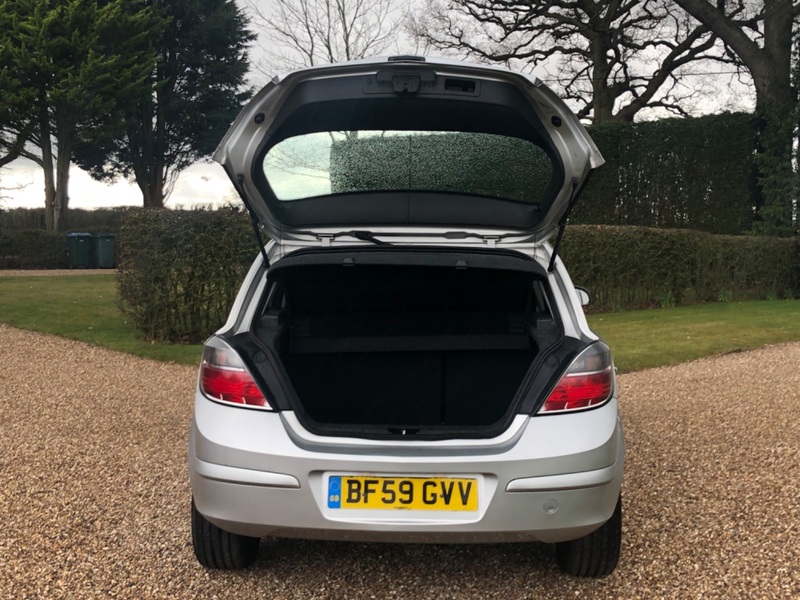 VAUXHALL ASTRA