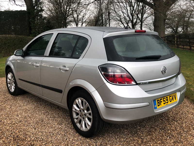 VAUXHALL ASTRA