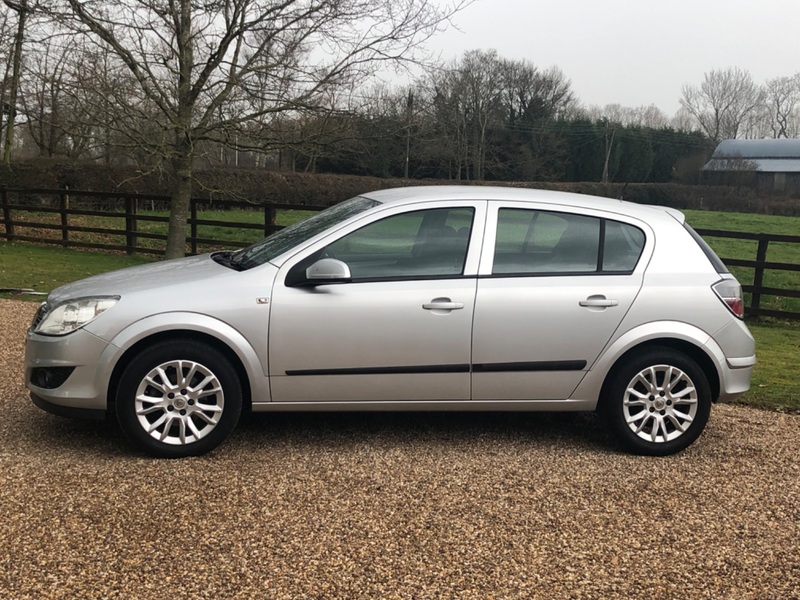 VAUXHALL ASTRA