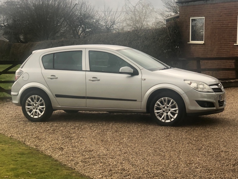 VAUXHALL ASTRA