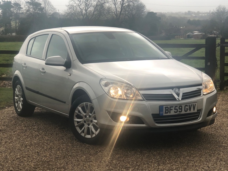 VAUXHALL ASTRA