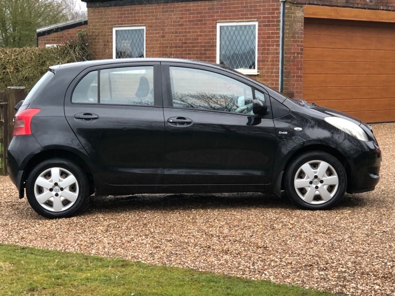 TOYOTA YARIS