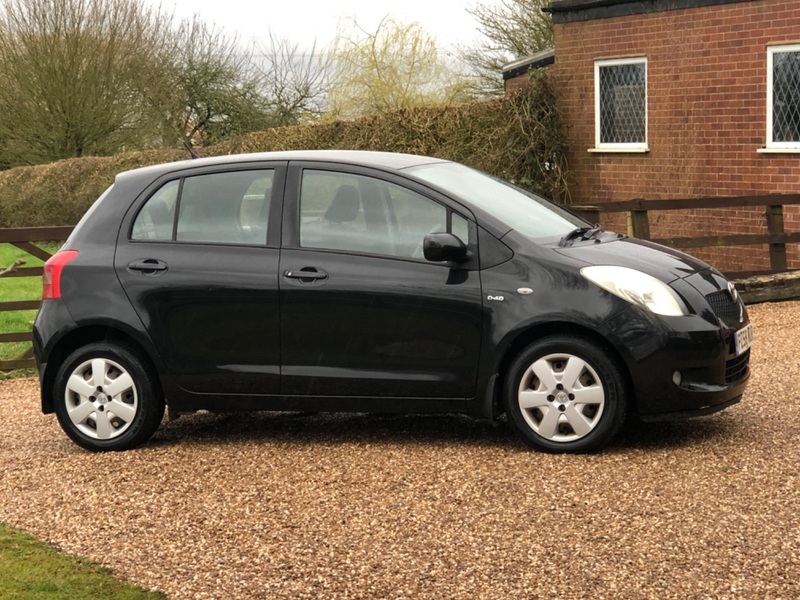 TOYOTA YARIS