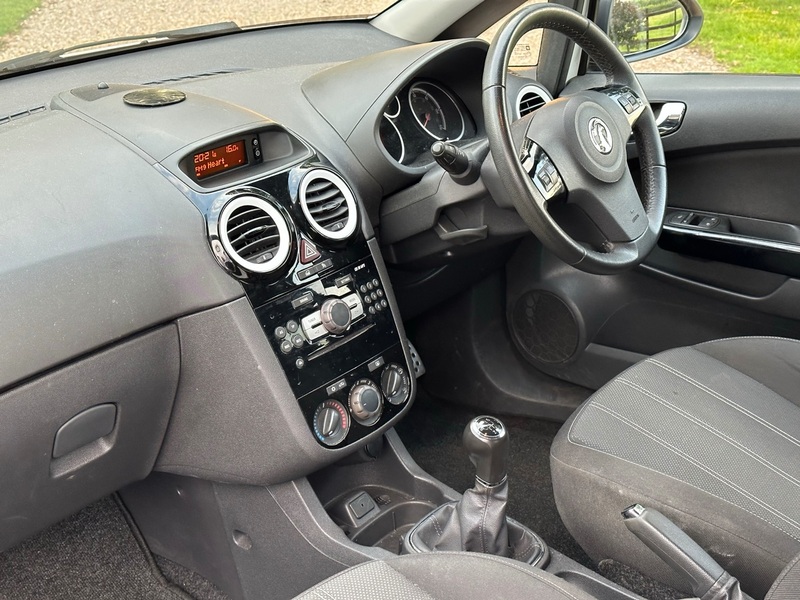 VAUXHALL CORSA