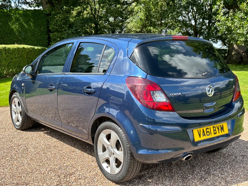 View VAUXHALL CORSA SXI AC