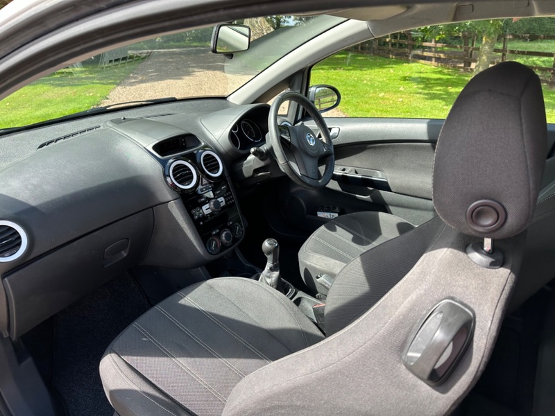 VAUXHALL CORSA